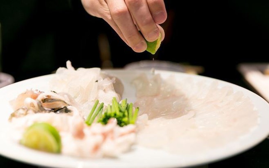 Người đàn ông 47 tuổi tử vong sau khi ăn cá do bạn tặng