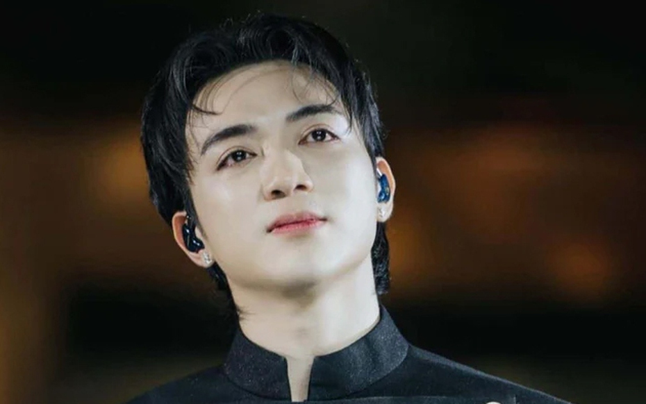 "Hoàng tử ballad" gây sốt với hình ảnh thời học lớp 3 xuất hiện ở Gặp nhau cuối tuần