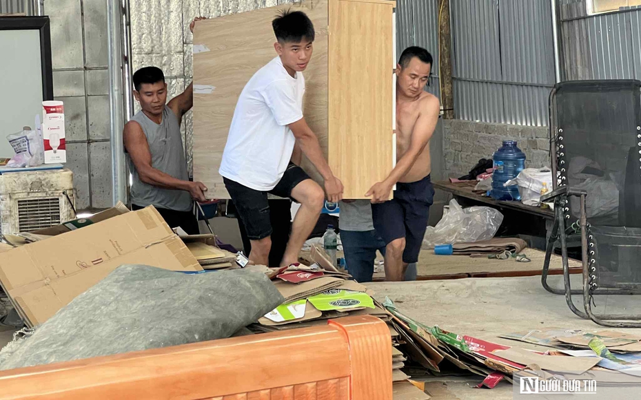 Nghệ An: Người dân miền núi chạy đua với bão, di dời tài sản đến nơi an toàn