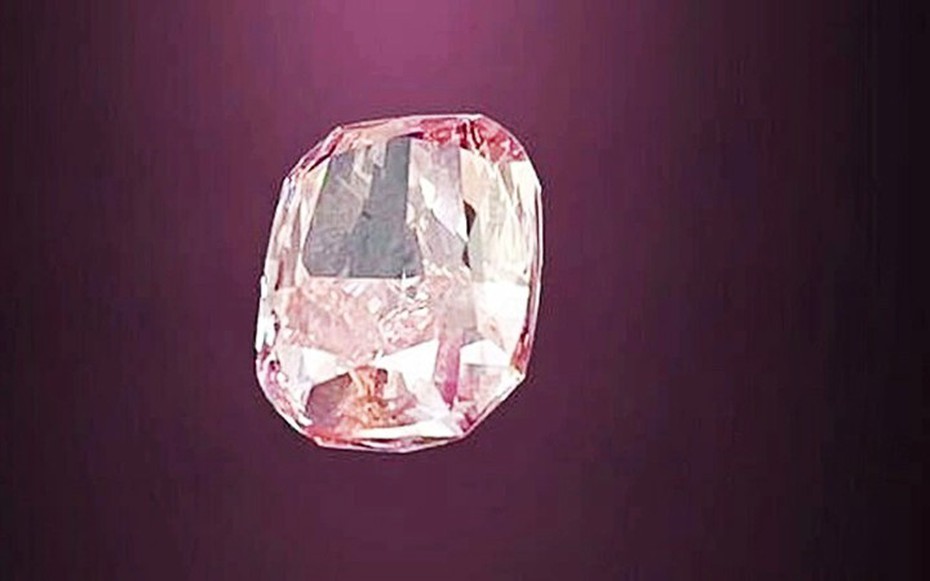 Bắt nhóm trộm viên kim cương hồng trị giá 650 tỷ đồng