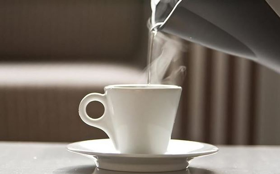 Loại nước gây ung thư chẳng kém bia rượu, nhiều người không biết vẫn uống hàng ngày