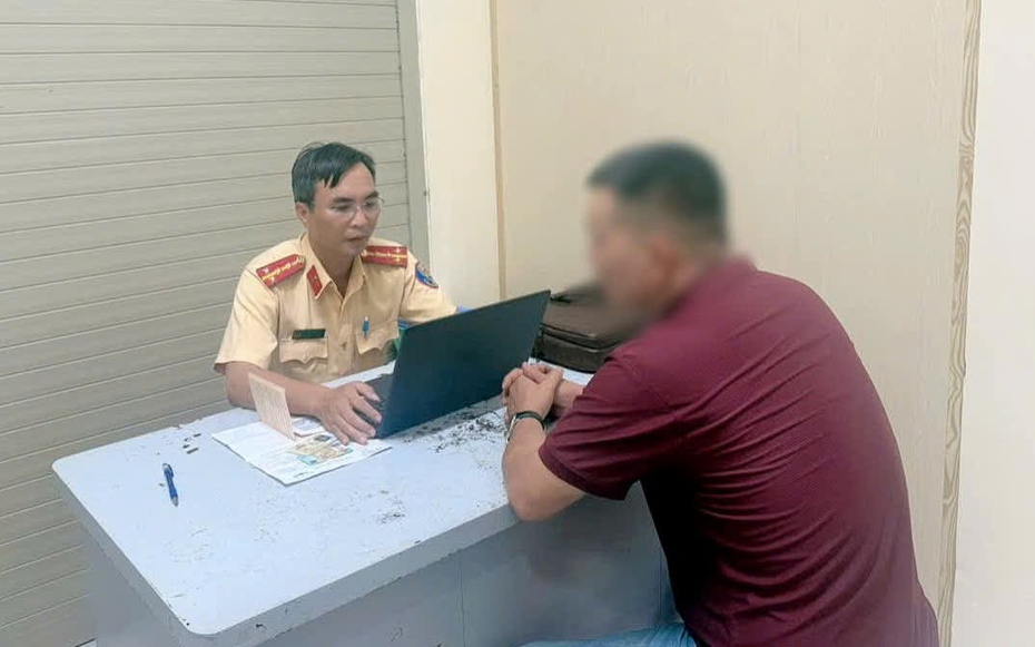 Xác định nguyên nhân ban đầu vụ ô tô tông dải phân cách ở Đồng Nai