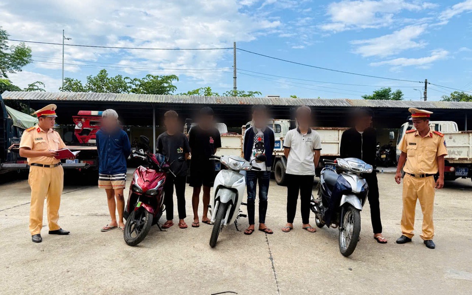Triệu tập 6 thiếu niên mang theo hung khí, điều khiển xe mô tô lạng lách
