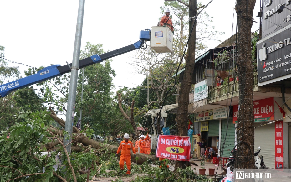 Điện lực Nghệ An cảnh báo người dân về an toàn điện sau mưa bão