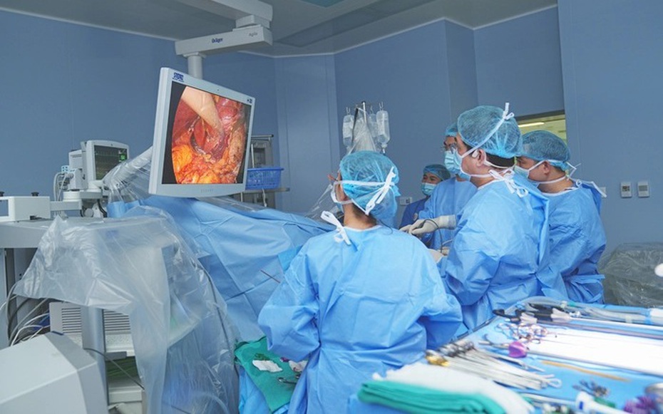 Chàng trai 19 tuổi hiến gan cứu cha
