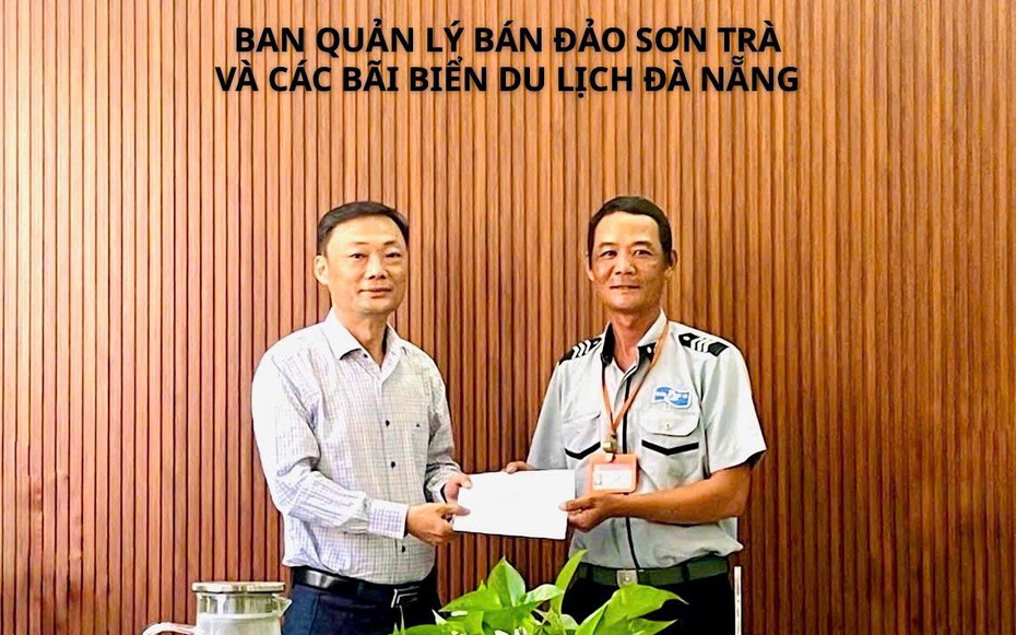 Chiếc nhẫn cưới dưới cát và 2 "người hùng" thầm lặng trên bãi biển Đà Nẵng