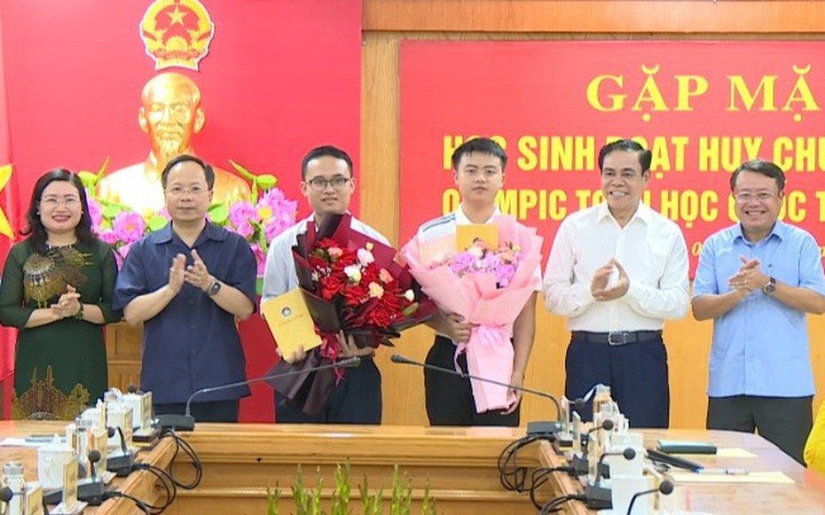 Hà Tĩnh vinh danh 2 học sinh đoạt Huy chương Vàng Olympic Toán học quốc tế