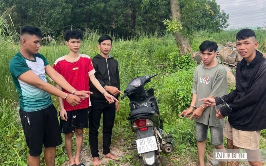 Dàn cảnh hỏi đường rồi táo tợn cướp xe máy, 6 thanh thiếu niên bị bắt sau vài giờ