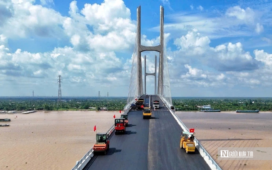 Phó Thủ tướng Trần Hồng Hà kiểm tra dự án Cầu Rạch Miễu 2