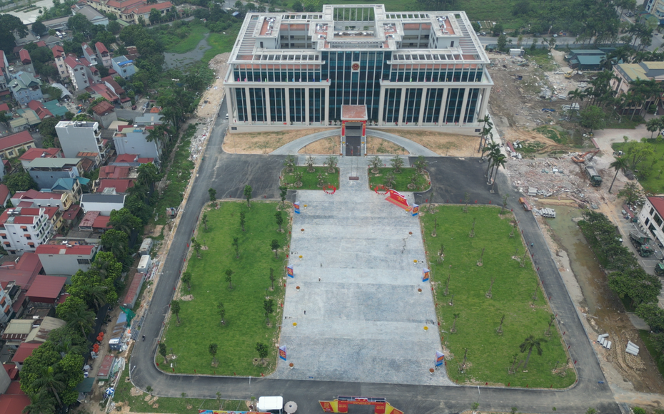 Cận cảnh trụ sở xã lớn nhất Hà Nội