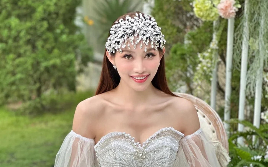 Á hậu Quỳnh Châu khiến nhiều người hâm mộ "chấm hóng" ngày trọng đại?
