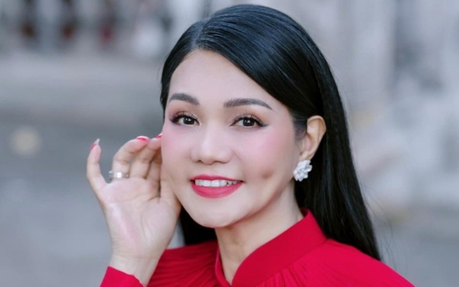 Nữ NSƯT giàu có nhất nhì trong làng sân khấu cải lương, U60 sung túc trong biệt thự triệu đô