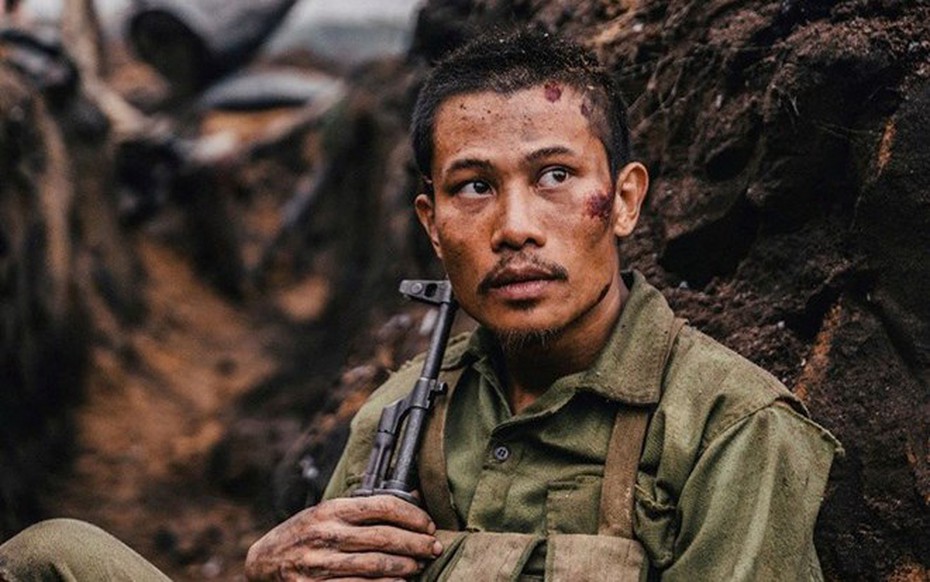 Đội trưởng Tạ của "Mưa đỏ" bất ngờ nhập viện khiến khán giả lo lắng