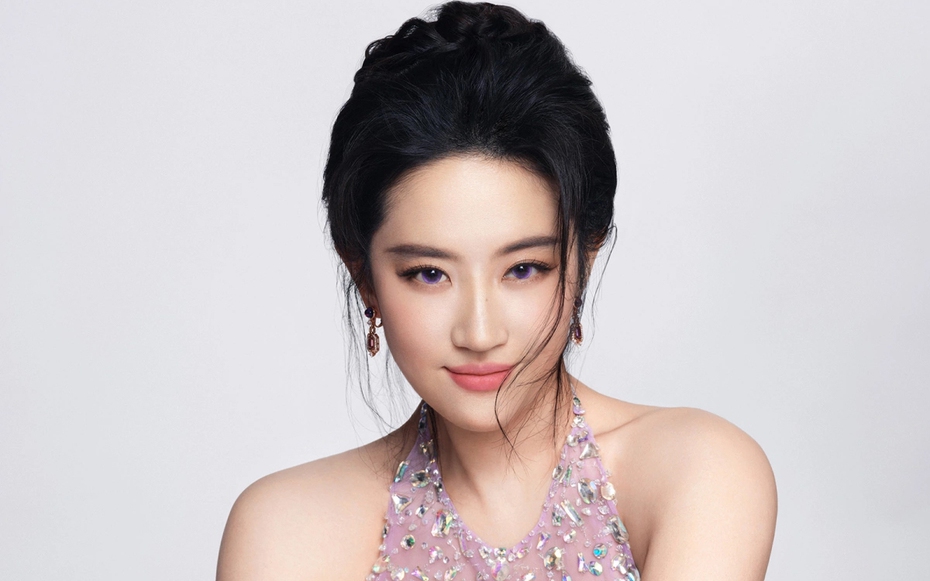 "Thần tiên tỷ tỷ" ở tuổi 38 có lối sống kín đáo, giản dị trong biệt thự xa hoa 16.700m2