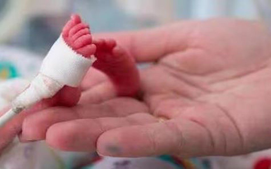 Bác sĩ sản nổi tiếng bị điều tra vì thực hiện 21 ca mổ lấy thai trong 10 tiếng