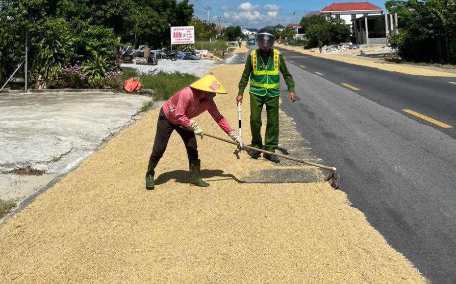 Phơi lúa ngoài đường gây hậu quả nghiêm trọng có thể bị phạt tù