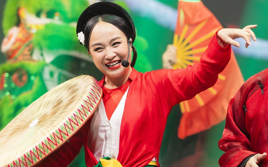 Nữ NSND tài sắc vẹn toàn, vừa lên chức Giám đốc nhà hát Chèo Hà Nội, hạnh phúc bên chồng là lãnh đạo