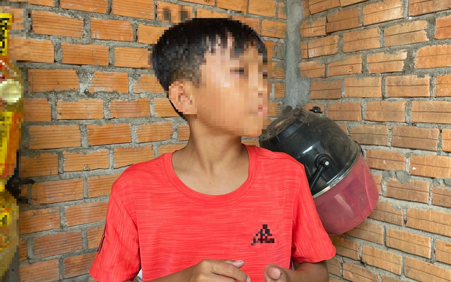 "Thưởng nóng" cháu bé dũng cảm cứu bạn khỏi kẻ sát nhân ở Đắk Lắk