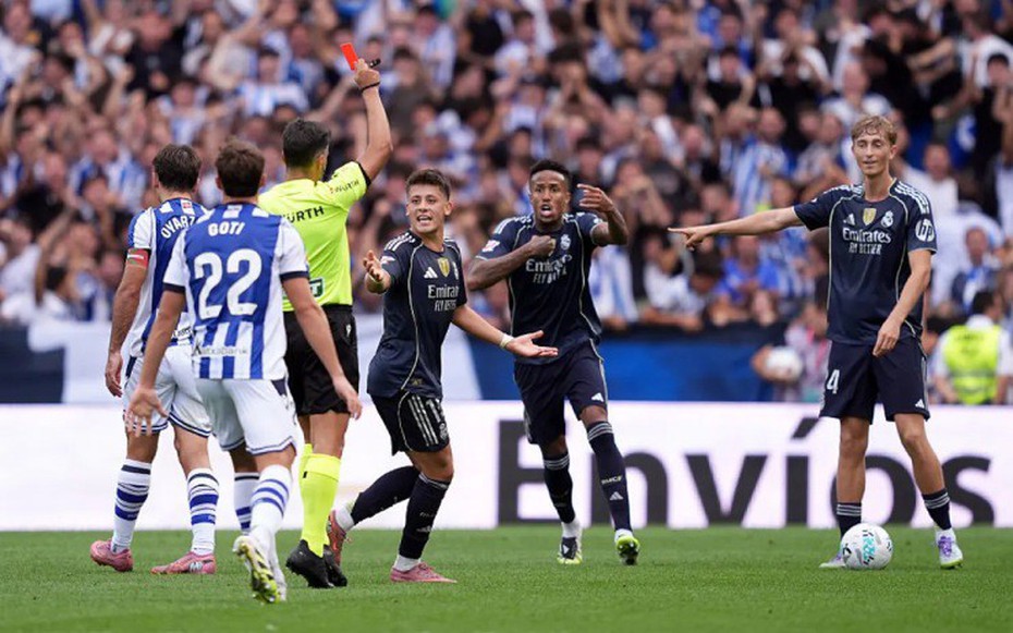 Real Madrid khiếu nại trọng tài lên FIFA