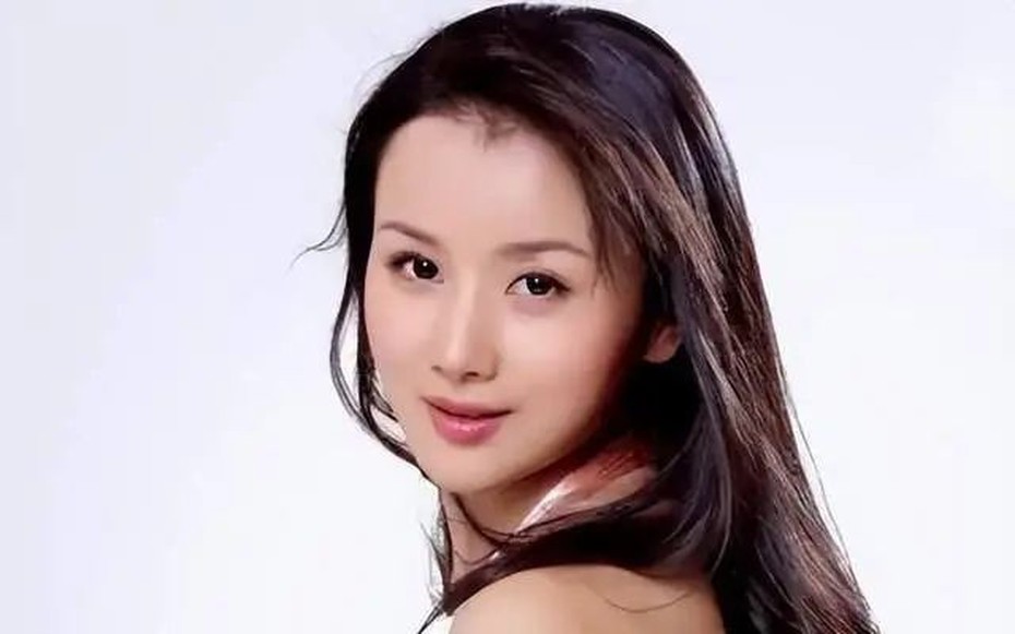 "Đệ nhất mỹ nhân cổ trang": Tuyên bố ly hôn, từng đưa con đi xét nghiệm ADN vì bị chồng chối bỏ