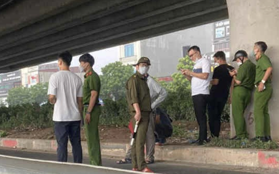 Vụ phát hiện thi thể phân hủy ở chân đường Vành đai 3: Điều tra, truy tìm danh tính nạn nhân