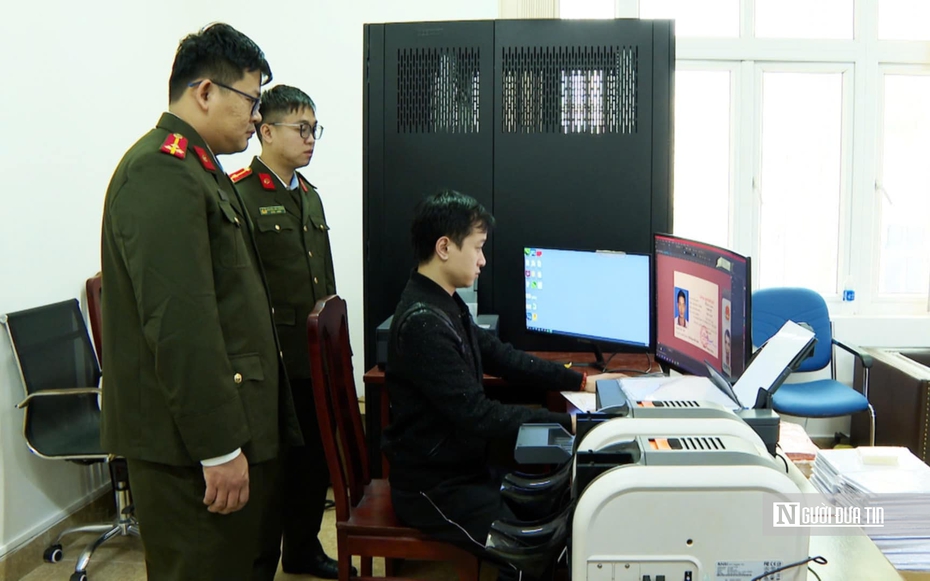 Triệt phá đường dây làm giả giấy tờ quy mô "khủng" do 9x cầm đầu
