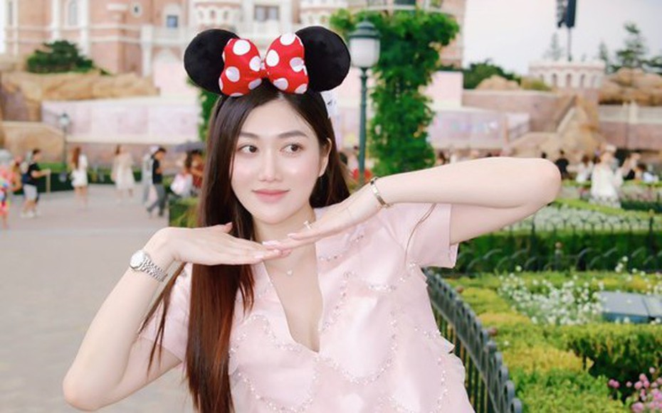 Bạn gái tin đồn của tiền đạo Đình Bắc khoe nhan sắc xinh đẹp