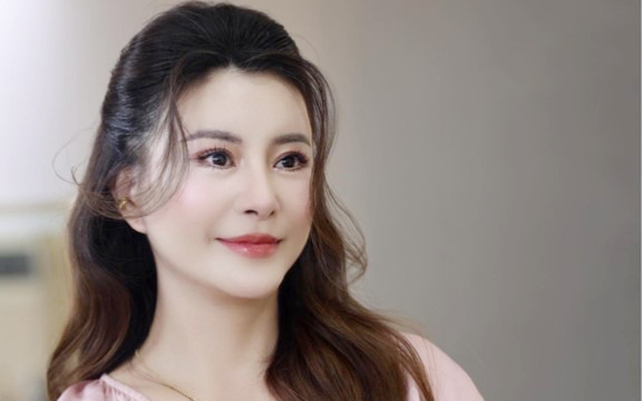 NSƯT Kim Oanh hiếm hoi lộ diện sau "trùng tu nhan sắc"