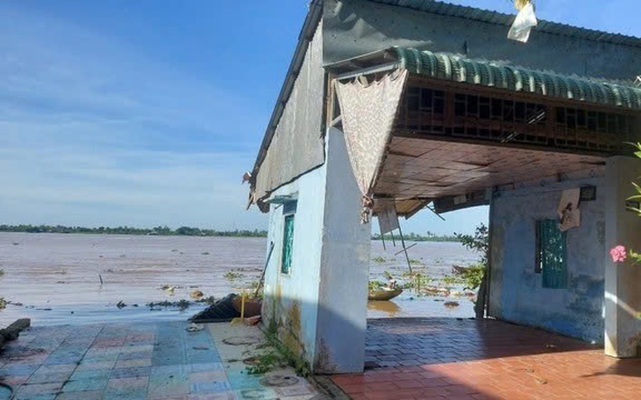 Đồng Tháp chỉ đạo xử lý vụ 7 căn nhà sạt lở xuống sông Tiền