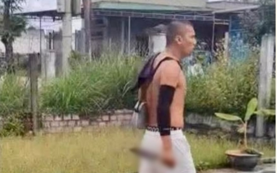 Kẻ liều mạng bị "bắt sống" sau khi dùng súng tự chế bắn anh trai, chống đối cả cảnh sát