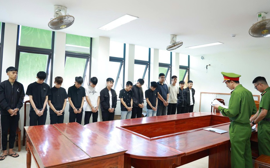 Khỏi tố nhóm gen Z ép nạn nhân lên xe, chở đi nhiều nơi để hành hung