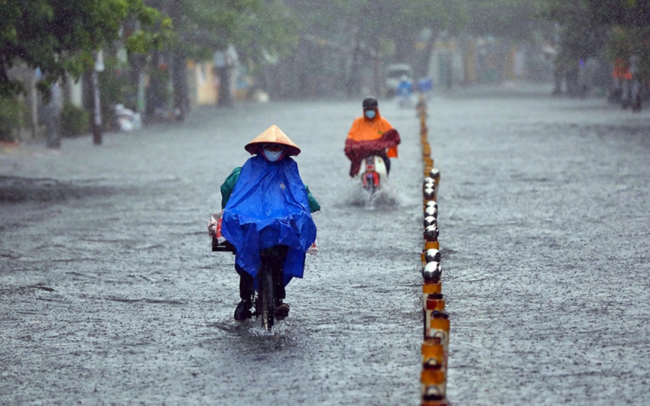 Bão số 9 Ragasa giật cấp 10, cách Móng Cái 100km, nhiều nơi mưa to dữ dội