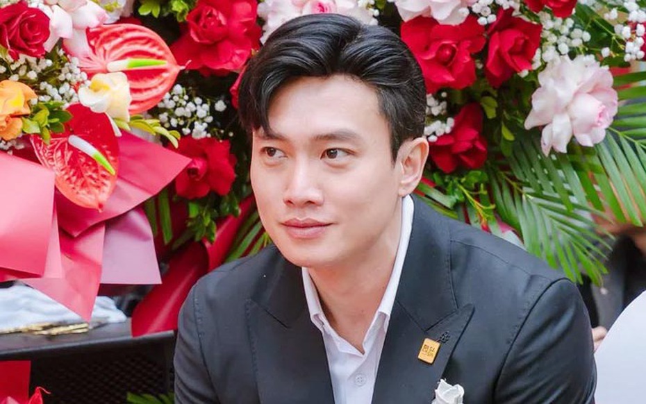 Quốc Trường gây "dậy sóng" khi thân mật với một nam nghệ sĩ đình đám