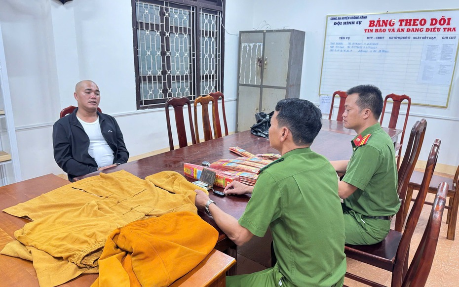 Bắt khẩn cấp thanh niên giả danh nhà tu hành để lừa nhiều phụ nữ