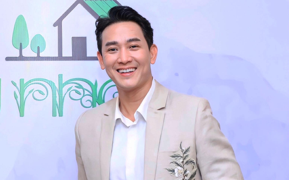 "Ông chú của showbiz" có cú "lội" ngược dòng trong Mưa đỏ, U50 vẫn phong độ, đời tư giữ kín suốt 20 năm