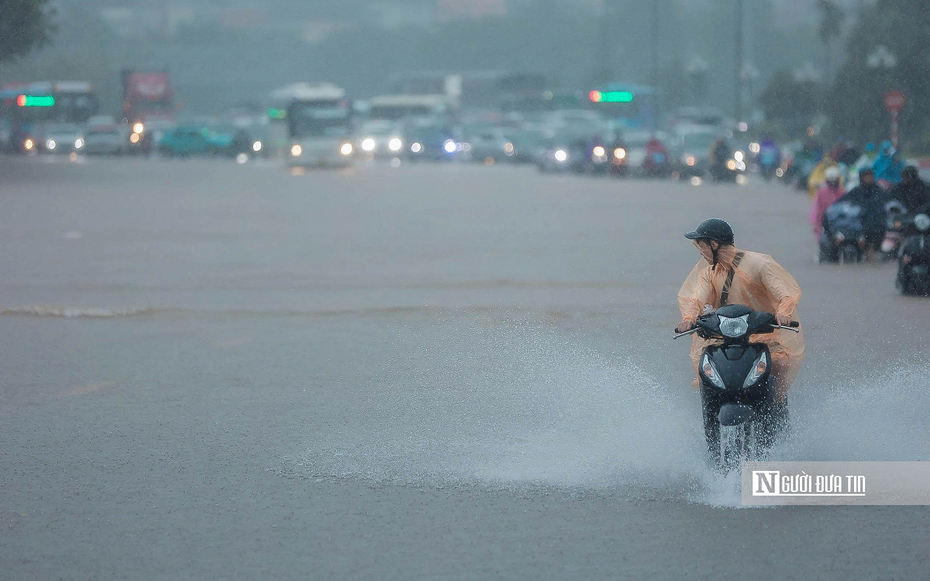 Hà Nội sẽ tiếp tục có mưa to "trắng trời"