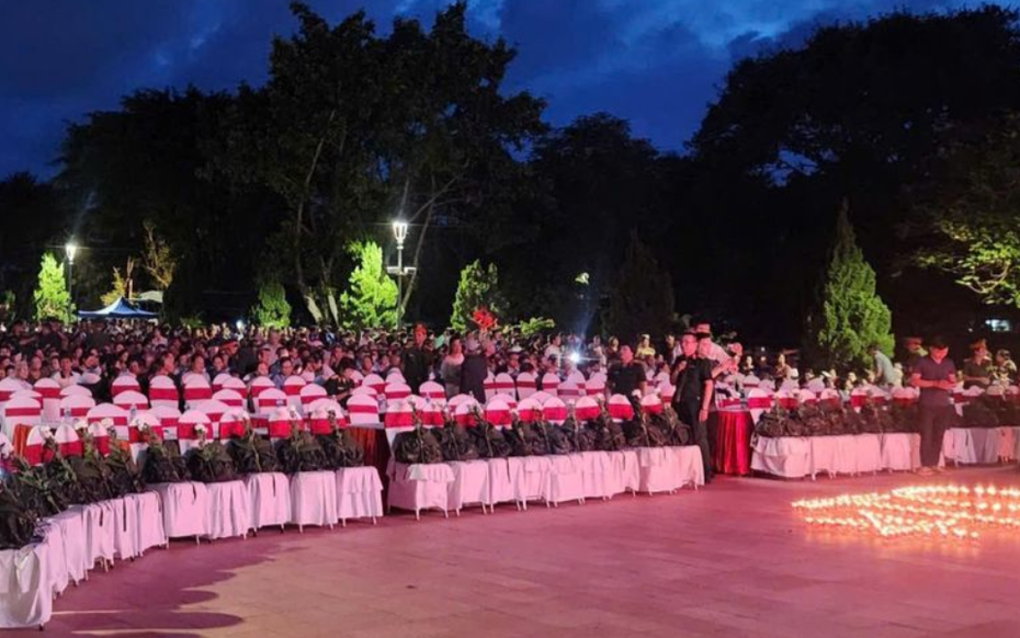 “Mưa đỏ” cùng 81 ngọn nến ký ức thắp sáng Thành cổ Quảng Trị