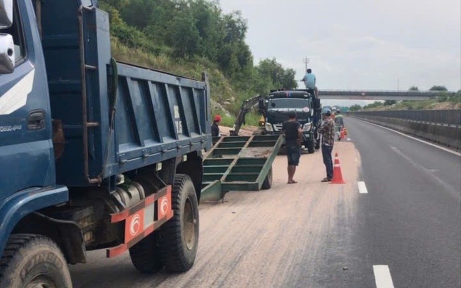 Cao tốc Vĩnh Hảo - Phan Thiết liên tiếp gặp sự cố taluy sạt lở