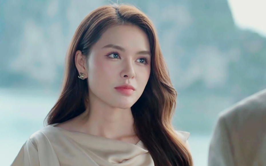 "Tình trẻ" của Mạnh Trường trong Lằn ranh, "làn gió mới" trong dàn mỹ nhân của VFC