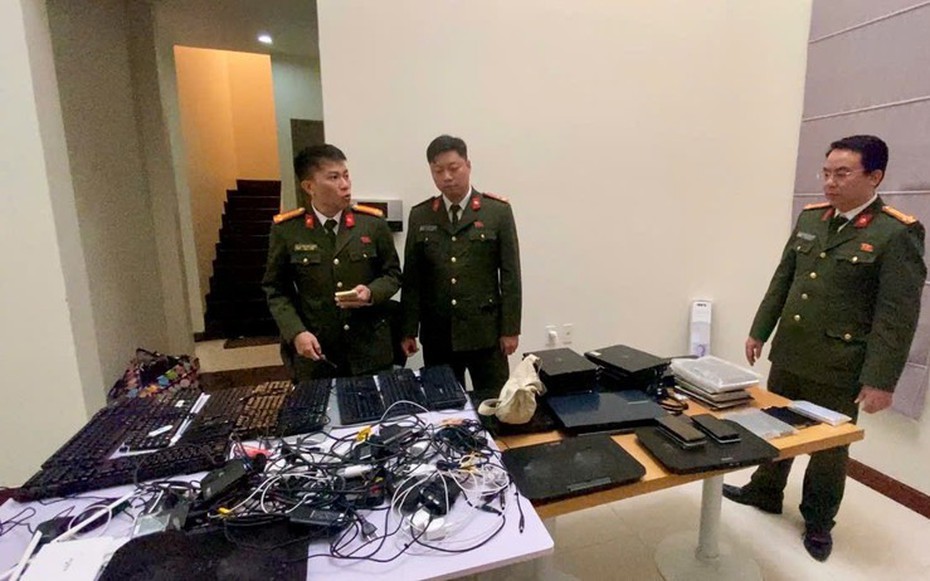 Bất ngờ đột kích 2 biệt thự hạng sang, đánh sập ổ nhóm lừa đảo người Hàn Quốc