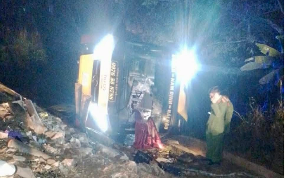 Tai nạn thảm khốc trên Quốc lộ 6, 4 người tử vong tại chỗ