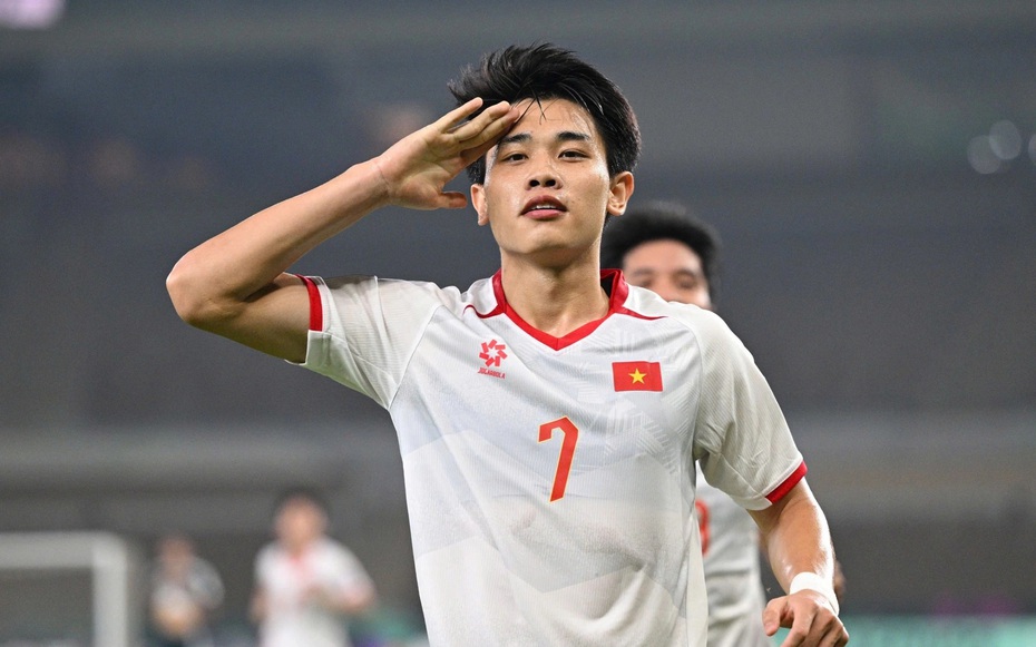 Tiền vệ Nguyễn Đình Bắc: Cực đơn giản mà chất giữa đời thường