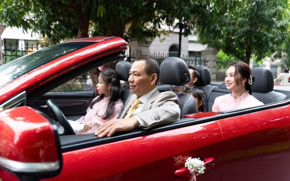 Hình ảnh cực hiếm của con dâu cả nhà tỷ phú trong lễ cưới Phương Nhi gây chú ý