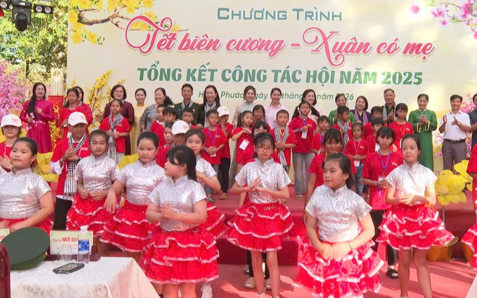 Mùa xuân ấm áp từ những trái tim sẻ chia nơi biên cương