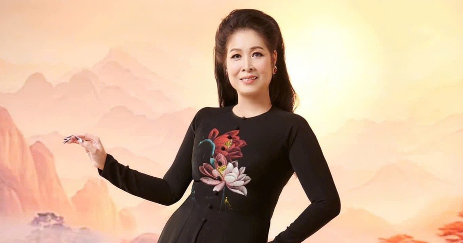 NSND Hồng Vân khoe "dáng nuột" ở tuổi 60