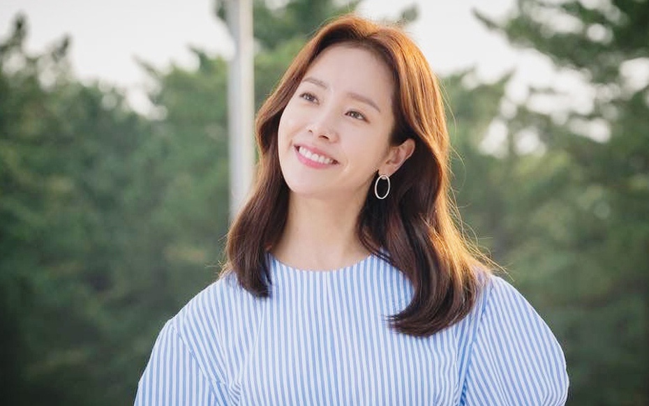 "Chị đẹp" Han Ji Min ở tuổi U50, nhan sắc khiến cư dân mạng không tin vào mắt mình