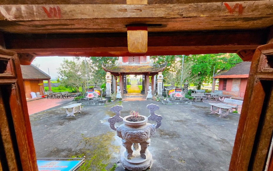 Chiêm ngưỡng vẻ đẹp độc, lạ của ngôi đền cổ hàng trăm năm tuổi ở Nghệ An