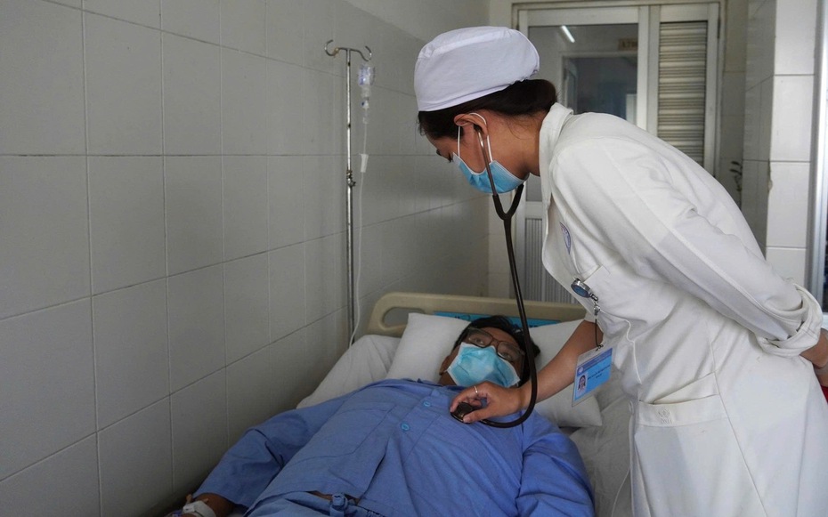 ECMO cứu sống bệnh nhân viêm tụy cấp, ARDS nặng, sốc nhiễm trùng nguy kịch