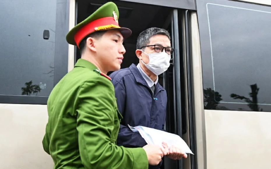 "Chia chác" theo "luật ngầm", 2 Cục trưởng Cục An toàn thực phẩm hầu tòa