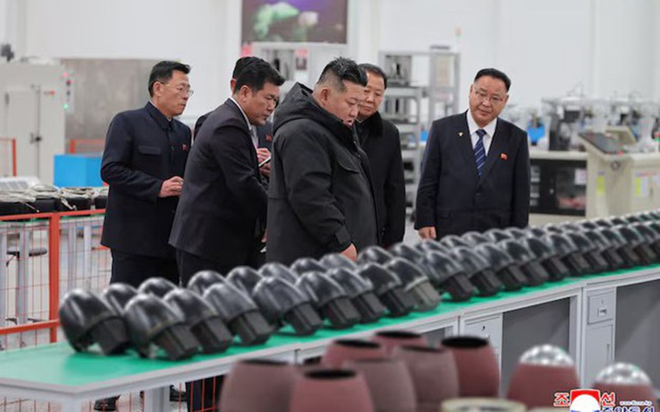 Triều Tiên phóng ít nhất 2 tên lửa đạn đạo